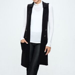 Accent Women's Black sweater Vest Size M NWT